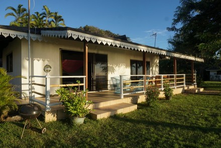 ATIAPITI  VILLA LAGON.JPG